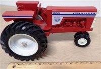White Oliver 1855 Apache Mall Toy Show Tractor