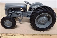 Ertl Massey Ferguson TO-20 Toy Show Toy Tractor