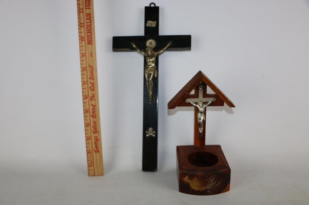 Vtg Crucifix Alter w/ Tea Light & Vtg Crucifix