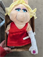 Vtg Miss Piggy hand puppet