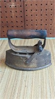 ANTIQUE SAD IRON WITH CHANGABLE IRON WEIGHTS - RES