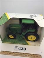 ERTL JOHN DEERE 7810 WITH MFWD 1/16 SCALE