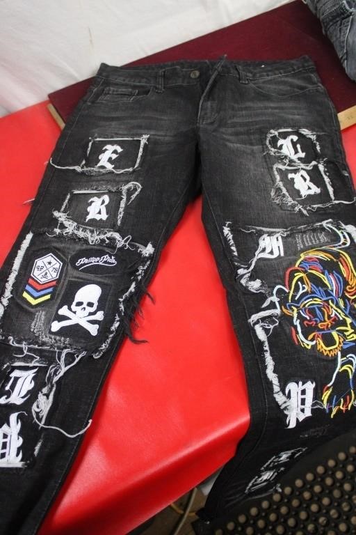 Mens Jeans / 3 Pairs / 34