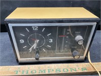 Vintage GE clock radio working