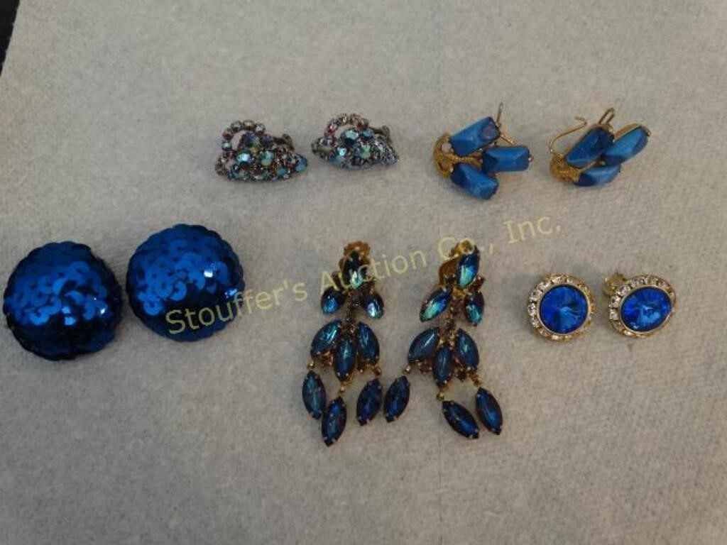Vintage 5 pr clip earrings