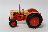 CASE 600 TRACTOR ERTL 1/16