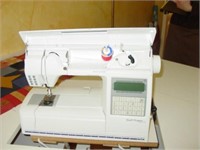 Husqvarna Viking Quilt Designer Sewing Machine