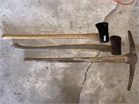 Axes/pick axe