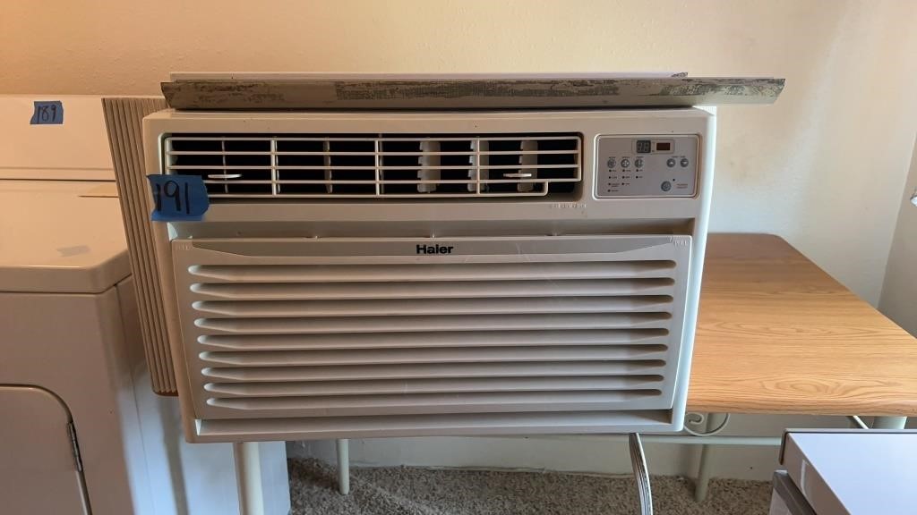 Haier air conditioner with remote : works