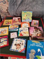 GOOD ASSORTMENT OF CHILDREN'S BOOKS IN FRENCH