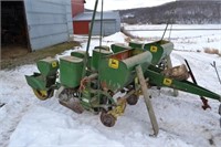 John Deere 1240  4 Row Planter