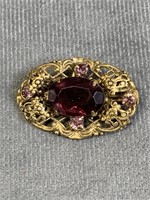 Vintage Brooch w Amythest