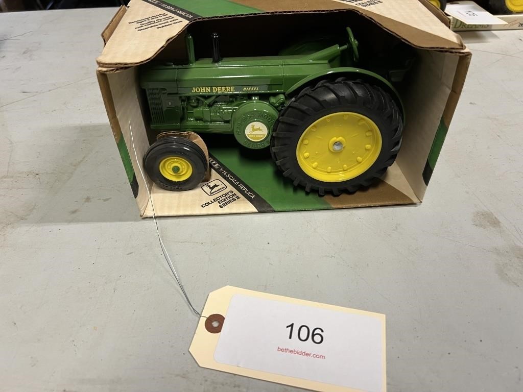 ERTL JOHN DEERE MODEL R TRACTOR