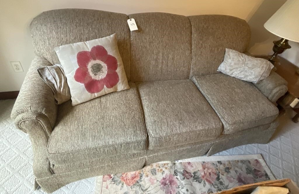 APPROX 6 FT SOFA CHAIR