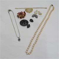 Costume Jewelry - 2 Pins are Vintage