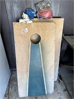 CORNHOLE BOARDS & BAGS