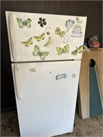 FRIGIDAIRE REFRIGERATOR