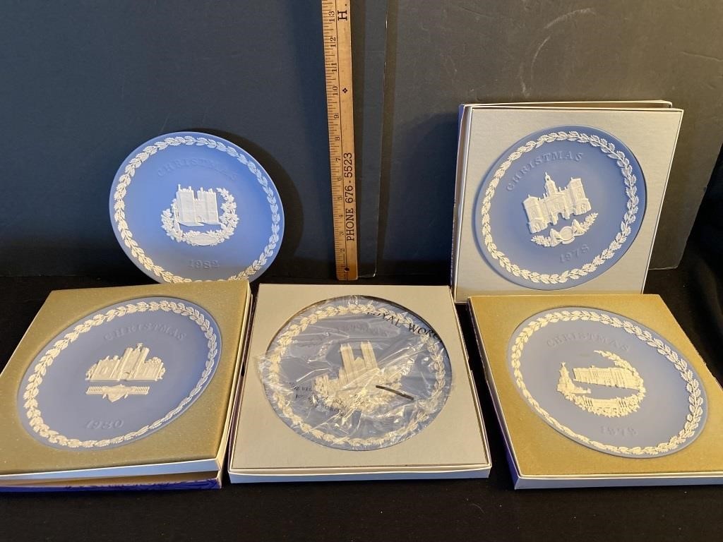 Wedgwood collector plates in boxes