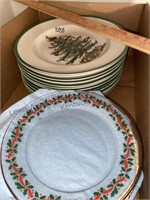 Box of Christmas dishes includes 12 dinner plates