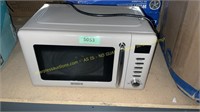 Haden 700-Watt .7 cu. ft. Microwave, USED