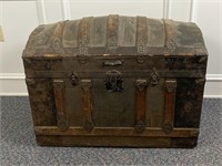 Vintage Camel back Steam Trunk, seems to have all