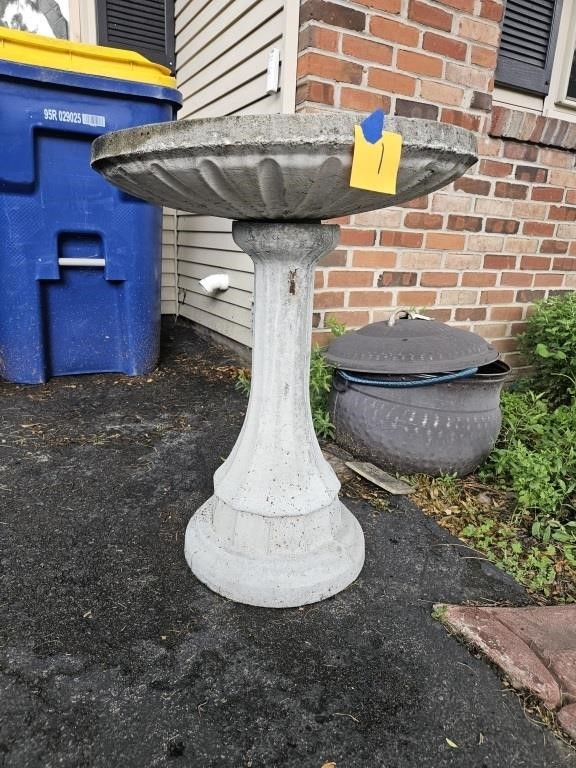 Cement bird bath