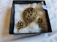 pretty amber pin & earrings