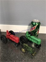 Scale Models 1986 & 1998, 1 plastic tractor