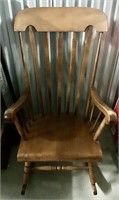 WOOD ROCKING CHAIR