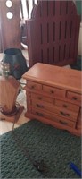 Small jewelry box and 2 desk lamps