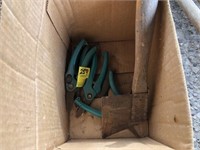 Box with 4 Shears