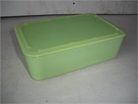 McKee Jadeite Refrigerator dish 5 x 8 x 2.5 Ò