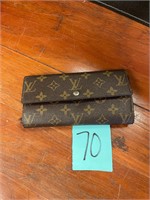 Louis Vuitton wallet not authentic