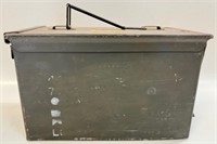 GOOD WORLD WAR II METAL AMMO BOX