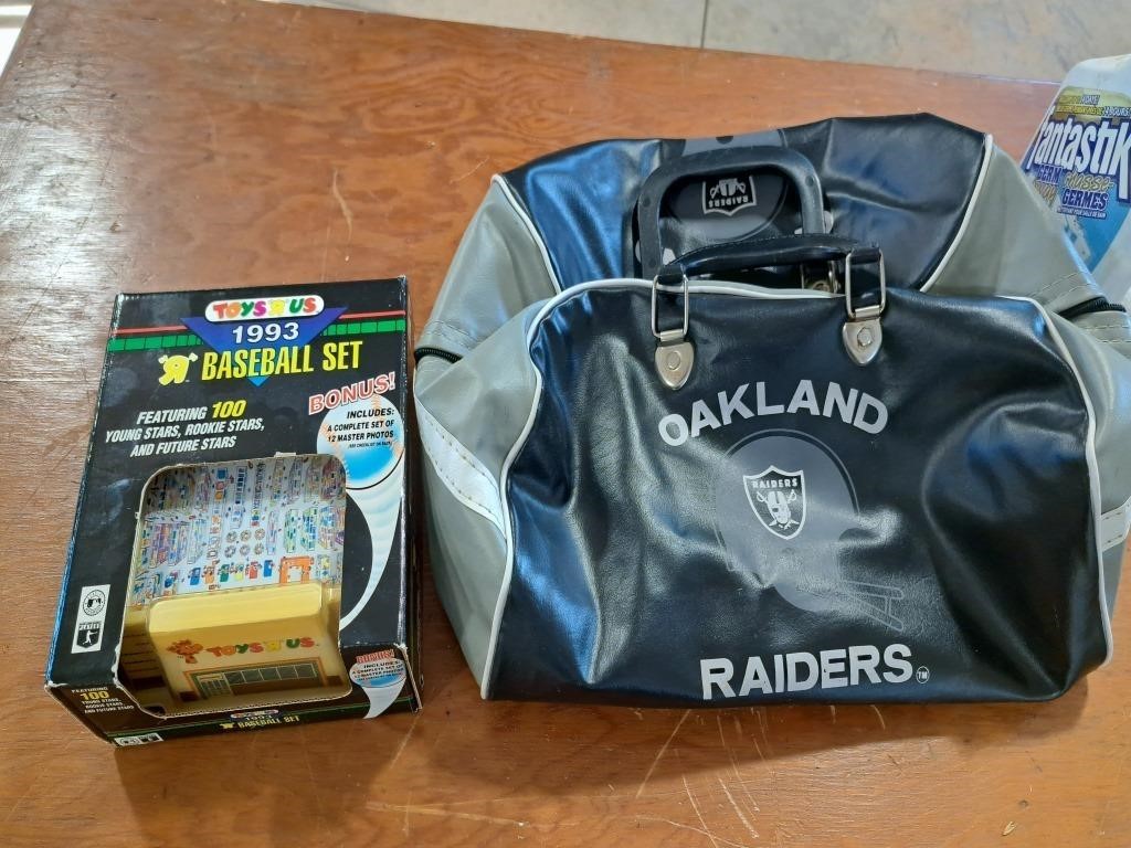 Oakland Raiders tote and BB cards 1993 set