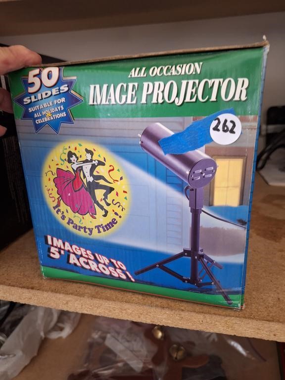 IMAGE PROJECTOR