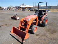 2013 Kubota B3200HSD 4x4 Utility Tractor