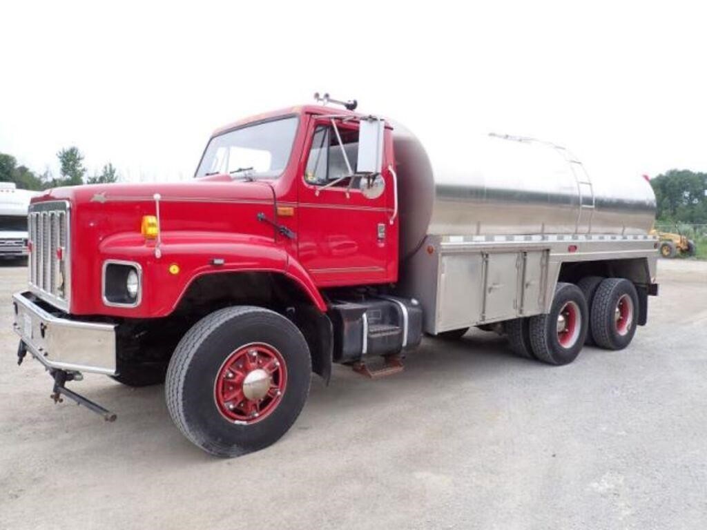 1995 International 2654 T/A Water Truck 1HTCHADT4S