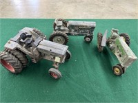 Lot of 3 Tractors / Parts JD-IH-Oliver