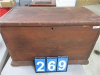 SM. EARLY PRIMITIVE BLANKET CHEST IN RED PAINT