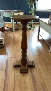 Oak Fern Stand
27 in. Tall
12 in. Round