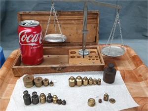 Scale and sets of weights , portable balance