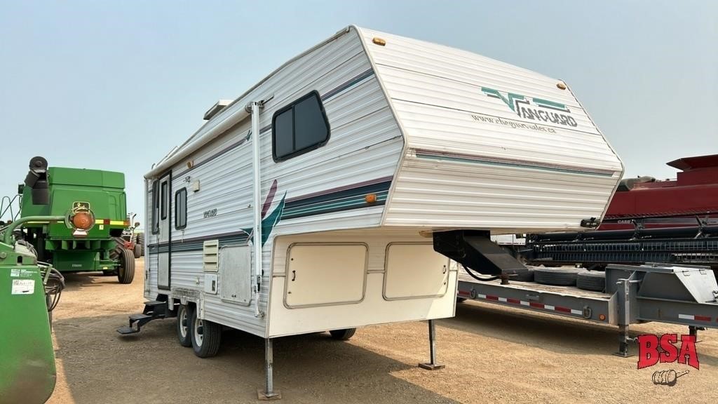 1996 Vanguard 26' 5th Wheel Camper