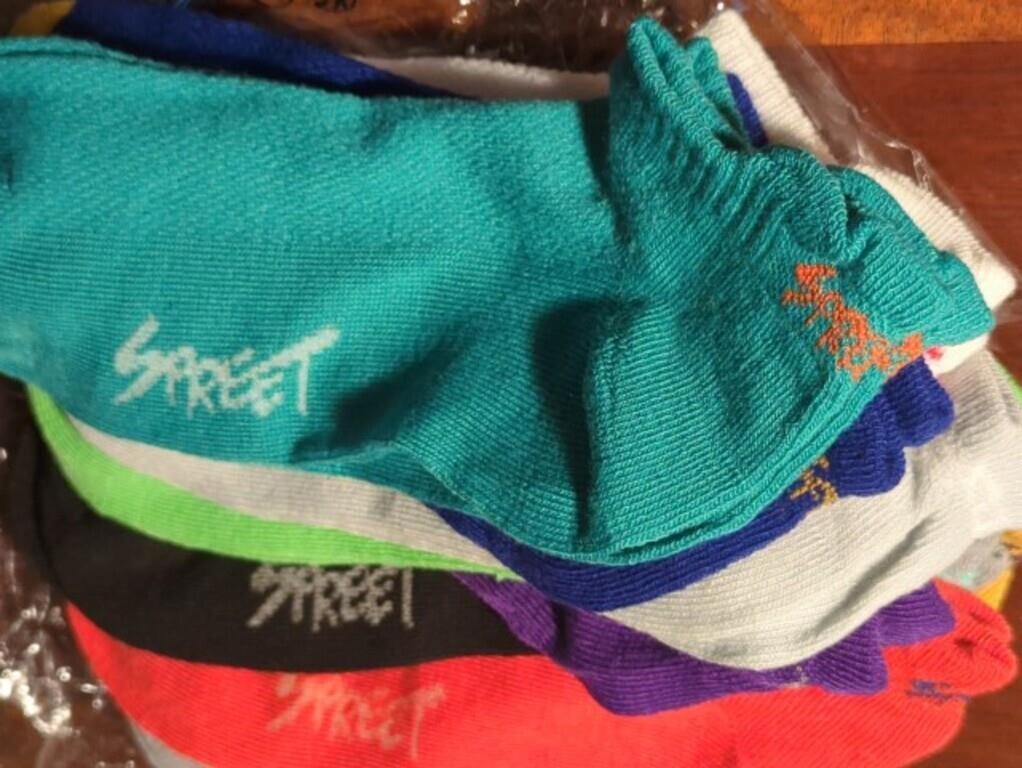 NEW 10 pair assorted men's summer street socks.