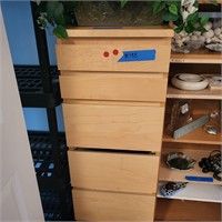 M198 Small chest of drawers