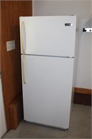 Frigidaire refrigerator freezer works well