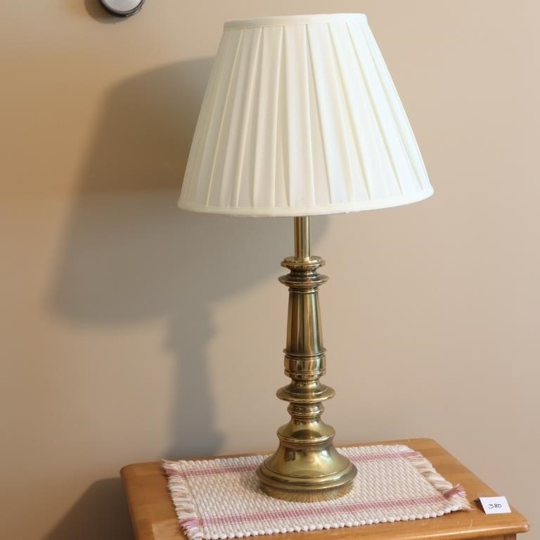 Vintage Stiffel brass lamp 28 inches tall