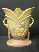 Hull Art, USA Pottery Vase