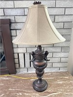 29” brass tone table lamp