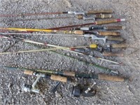^Fishing Rods & Fur- Reels & Net - Untested